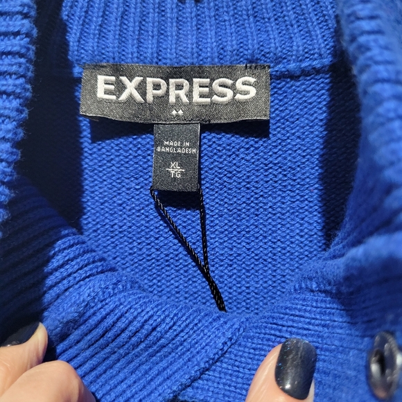Express Sweater - Picture 4 of 8